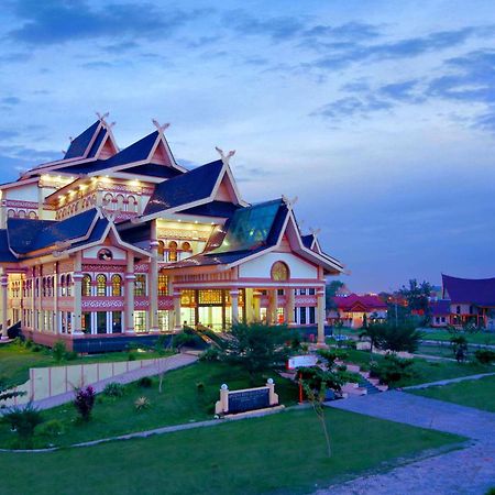Monoloog Hotel Pekanbaru Extérieur photo