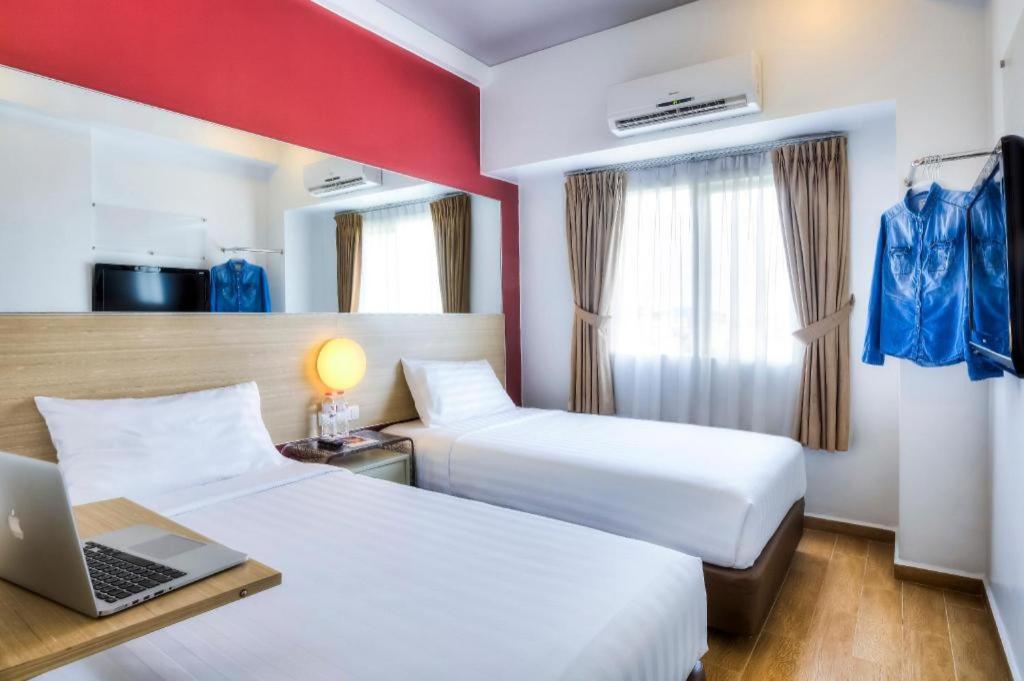 Monoloog Hotel Pekanbaru Extérieur photo