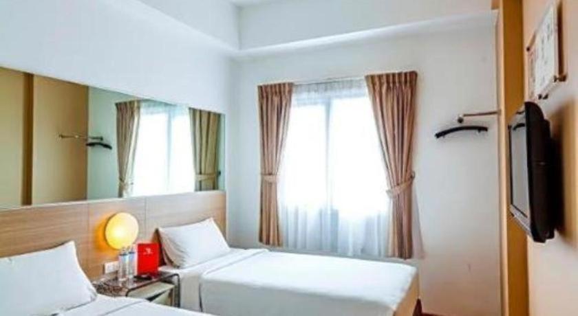 Monoloog Hotel Pekanbaru Extérieur photo