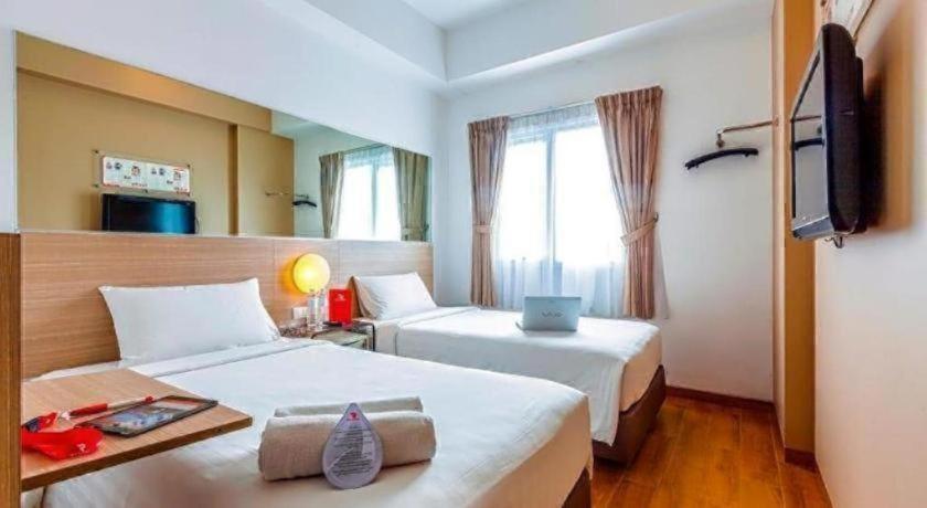 Monoloog Hotel Pekanbaru Extérieur photo