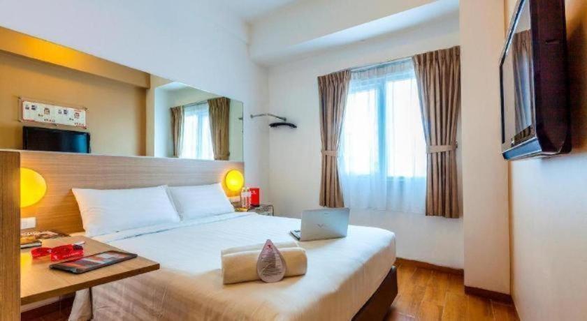 Monoloog Hotel Pekanbaru Extérieur photo