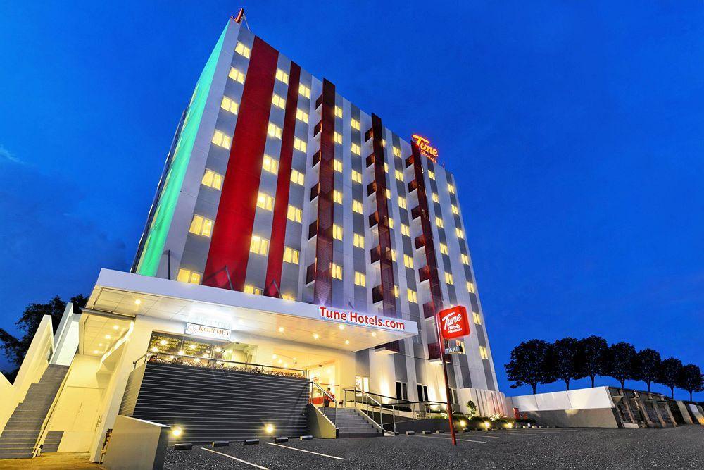 Monoloog Hotel Pekanbaru Extérieur photo