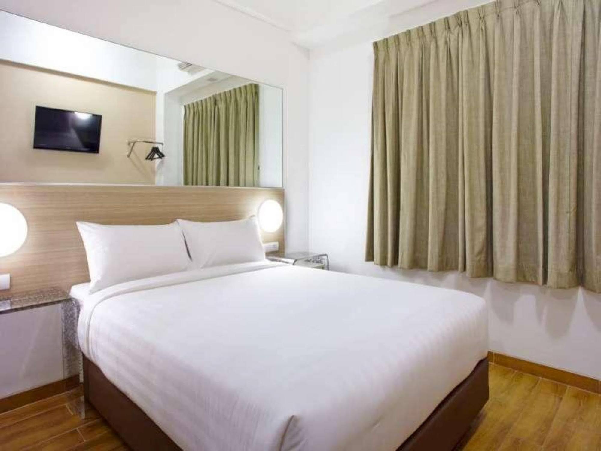 Monoloog Hotel Pekanbaru Extérieur photo